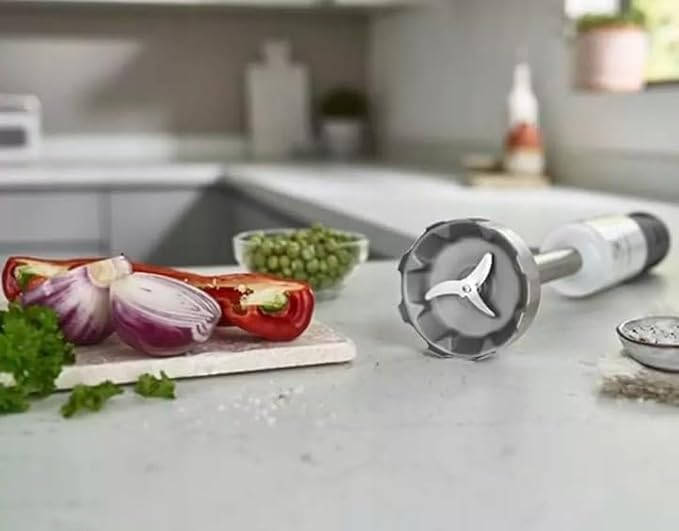 Kenwood HBM40.302WH TriBlade System 3 Blade Turbo 1 Speed Metal Rod 20 cm with Whisk Measuring Cup Shredder 0.5 L 850 W White