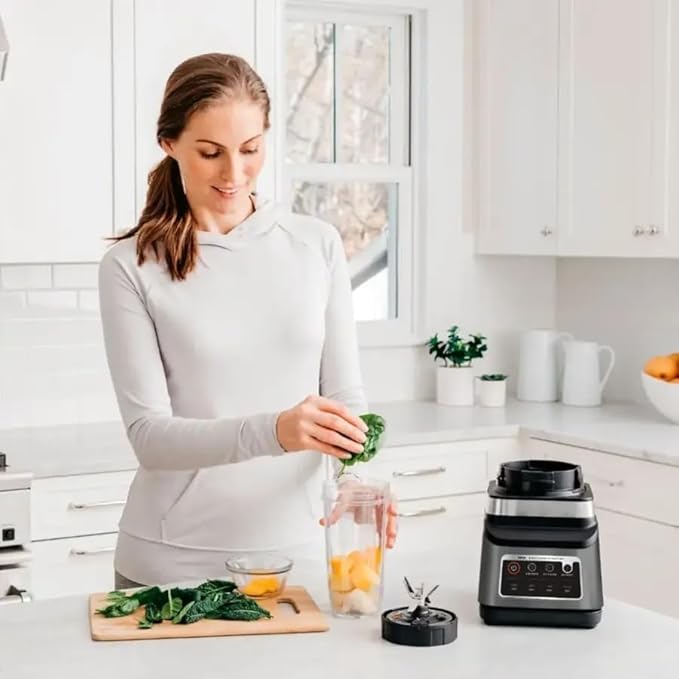 Professional Plus Blender DUO with Auto-iQ 1400-Peak-Watt Motor and 72-oz Total Crushing Pitcher