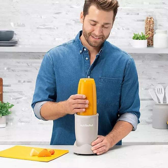NutriBullet Pro 900W Single-Serve Blender Exclusive Bundle – Multi-Speed Easy Clean Ideal for Smoothies &amp Shakes Durable Stainless Steel Blades Includes 1x32oz Blender Cup &amp 2x24oz - Matte