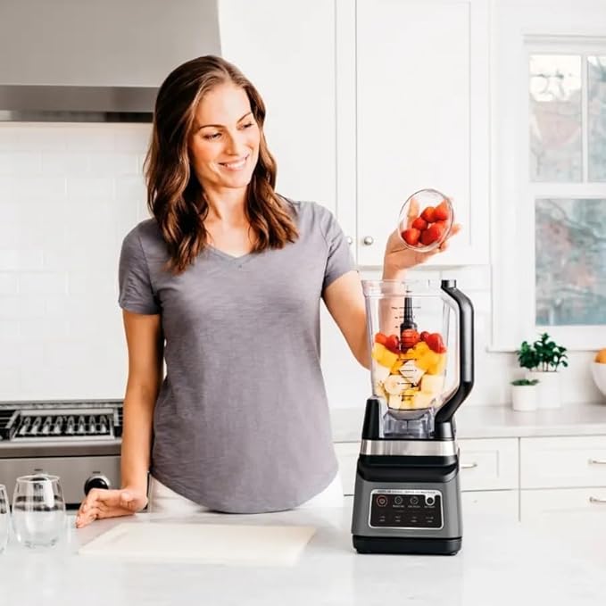 Professional Plus Blender DUO with Auto-iQ 1400-Peak-Watt Motor and 72-oz Total Crushing Pitcher