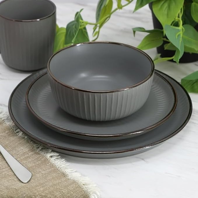 16 Piece White Stoneware Dinnerware Set – Microwave &amp Dishwasher Safe Plates Bowls and Mugs for 4 (Gray)
