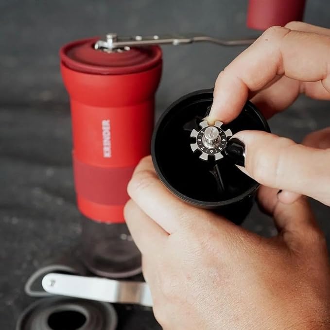 Cafflano Krinder : Portable Manual Coffee Maker Handmill Italian Metal-burr Coffee Grinder High-Consistency Easy Coarseness Adjusting High Performance Coffee Grinder