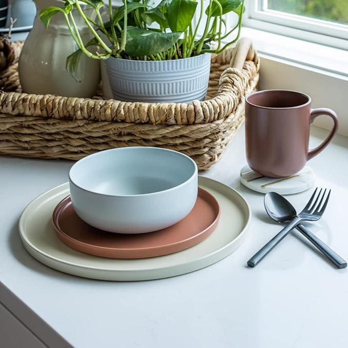 Everything Kitchens Modern Flat Dinnerware Collection (Leona 16 Piece Dinnerware Set)