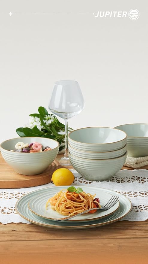 Famiware Jupiter Plates and Bowls Set with Coffee Mugs Set 16 Pieces Dinnerware Sets Light Green