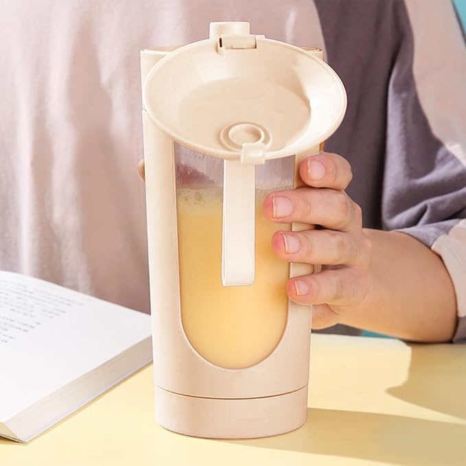 Portable Blender Cup - 700ml Cordless USB Mixer Fruit Juicer with Rechargeable Battery Personal Accessory Easy Clean Design Kitchen Gear Compact Build Blending Option for Travel