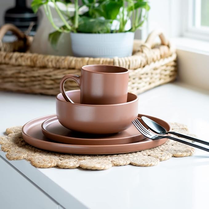 Everything Kitchens Modern Flat 16-Piece Dinnerware Set | Terracotta