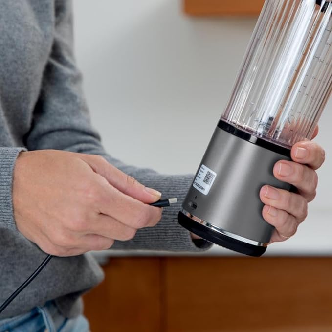 Ninja BC151BK Blast Portable Blender Cordless 18oz. Vessel Personal Blender-for Shakes &amp Smoothies BPA Free Leakproof-Lid &amp Sip Spout USB-C Rechargeable Dishwasher Safe Parts Black (Re