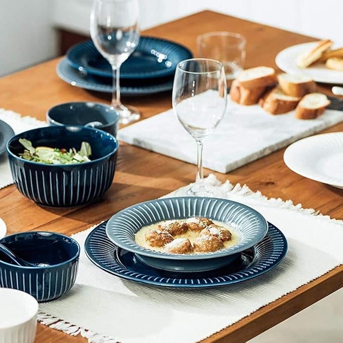 Elegant Resistant Dinner Set46 Pieces White Blue Vertical Pattern Ceramics Dinner Sets Plates Bowls Combination for Family Party