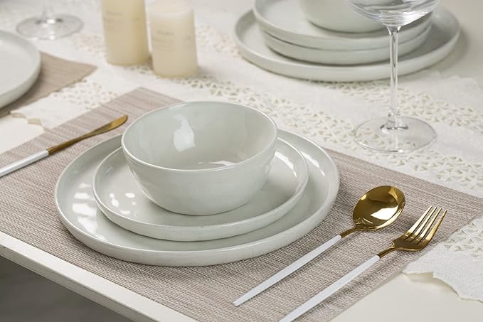 Famiware Mars Plates and Bowls Set for 4 4-Piece 14 oz Coffee Mug 16-Piece Stoneware Dinnerware Sets White