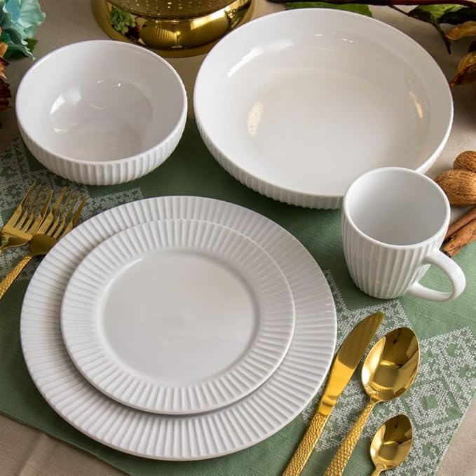 18 Piece Porcelain Dinnerware Set Table Decoration Home Bowl and Dish Round Tableware
