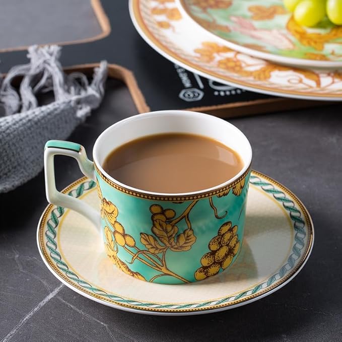 bone china dinnerware set dishes set for 4 people porcelain dinnerware sets for hotel family gathering banquet wedding(Includes 4 dining plates 4 dessert plates4 coffee cups and 4 saucers)