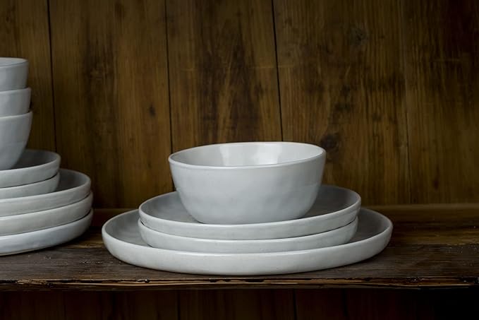 Famiware Mars Plates and Bowls Set for 4 16 Pieces Dinnerware Sets 8.5 Pasta Bowls for Serving Light Gray