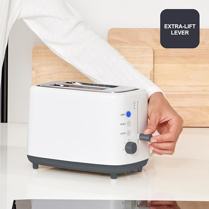 Black+Decker BXTOA820E - Toaster 820 W. 2 wide slots 7 grid levels System with removable pliers. Functions: Stop heat and defrost. Tray to collect crumbs. Non-slip feet.