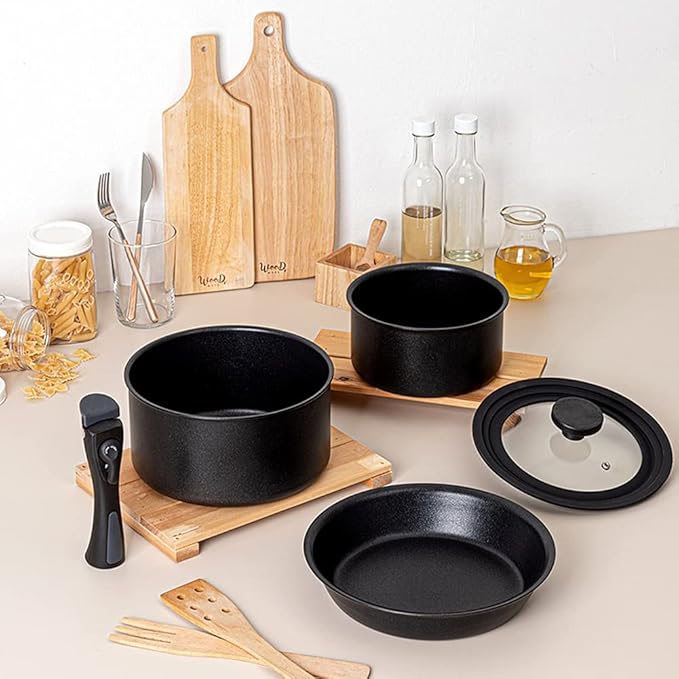 IH titanium coating non stick Induction Cookware Set of 3P with lid &amp magic handle Black