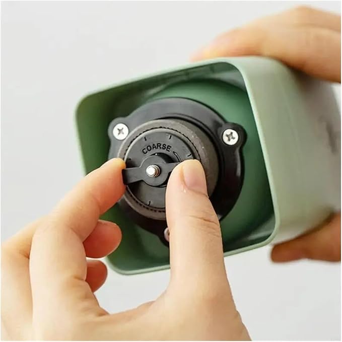 Portable Coffee Machine 2Pcs Portable Electric Coffee Grinder USB Easy to use and clean Indoor and outdoor carry aroundfor Outdoor Travel Picnic(Green)