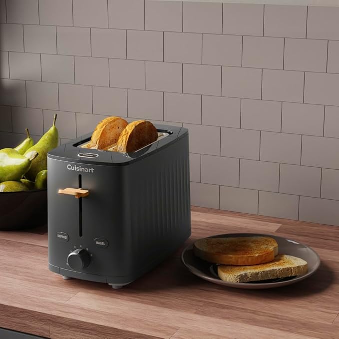 Cuisinart Soho™ Collection 2-Slice Toaster 7 Toaster Setting Defrost Reheat and Bagel Setting Convenient Rear Cord Storage Black CPT-7BK