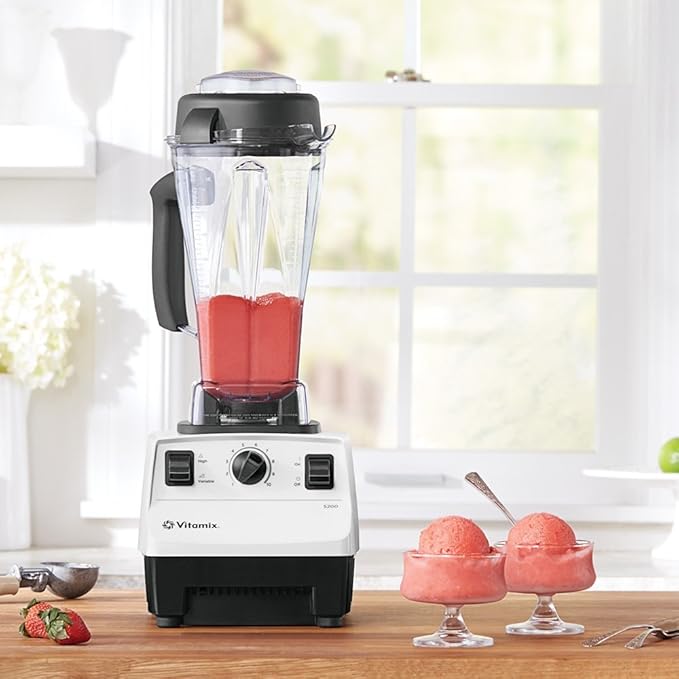 Vitamix Standard Blender Professional-Grade 64oz. Container White (Renewed)