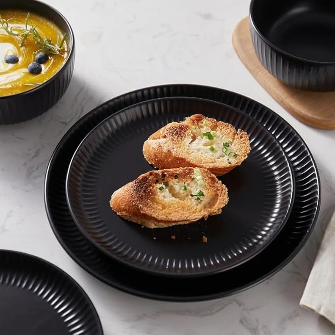 12-Piece Dinnerware Set Lunch Dinner Plate Dishes and Plates Family Cutlery Salad Plates and Bowls