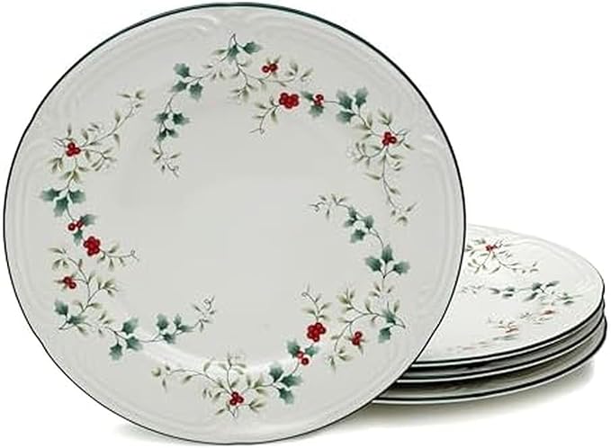 Pfaltzgraff Winterberry 10-1/2-Inch Dinner Plates Set of 4 White