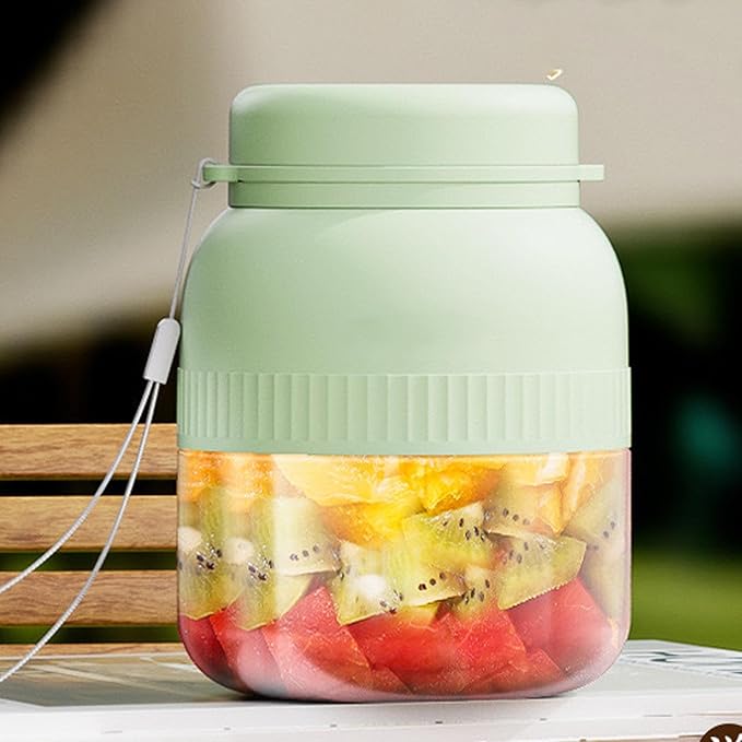 Portable Blender 500ml Portable Juicer Cup Rechargeable Personal Blender with for Shakes and Smoothies Multifunctional Use Easy to Clean