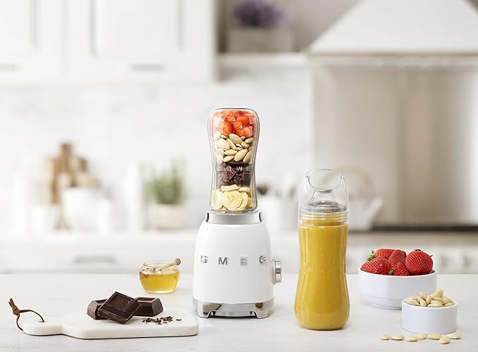 SMEG 50's Retro Style Personal Blender with Backlit Knob and Two BPA 600 ML Free bottles PBF01WHUS