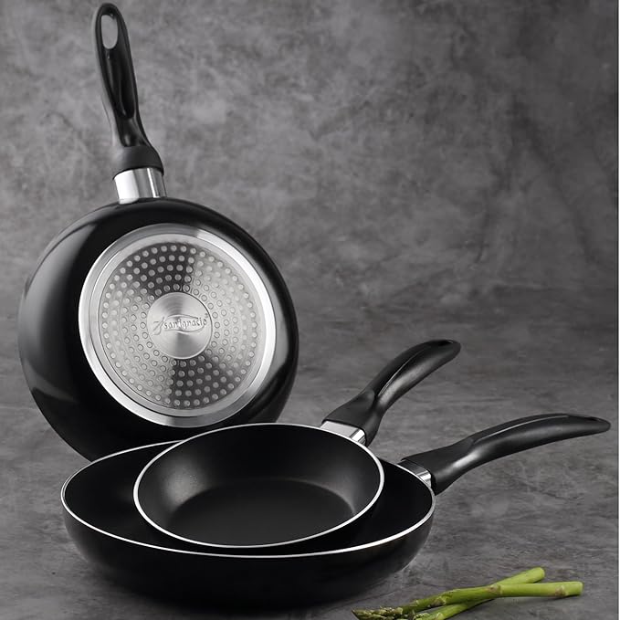 8-piece cookware: 2 pots diameter 16 and 18 pots diameter 20 x diameter 24 and 28 cm + 3-piece pan set 16-20-24 cm made of pressed aluminium + kitchen knife set