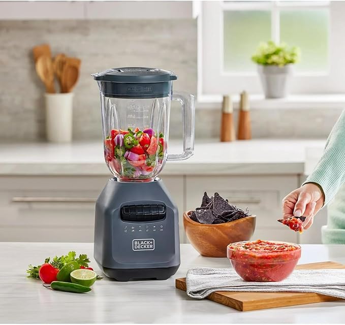 Ice Crush Blender with 56 Ounce (7 Cup) Perfect Pour Plastic Jar Powerful 6-tip Stainless Steel Blade 8-speeds plus Pulse 700 Peak Watts of power BL2209PB