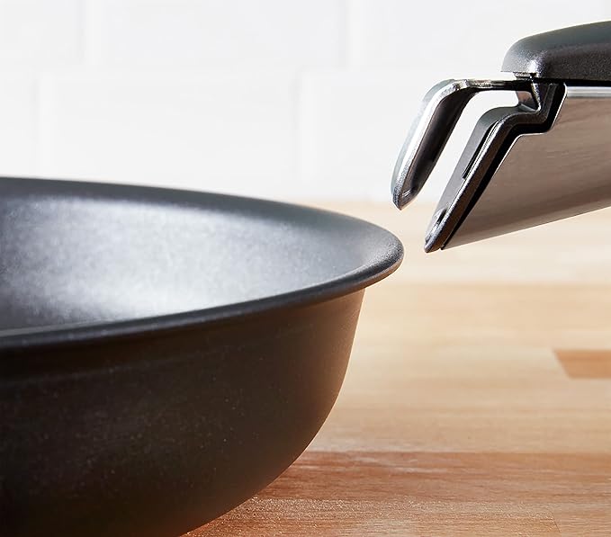 Tefal Ingenio Unlimited On Set of 2 Frying Pans 22/26 cm + Removable Handle Induction Safe Non-Stick Titanium Coated Thermo-Signal PFOA Free Dishwasher and Oven Safe