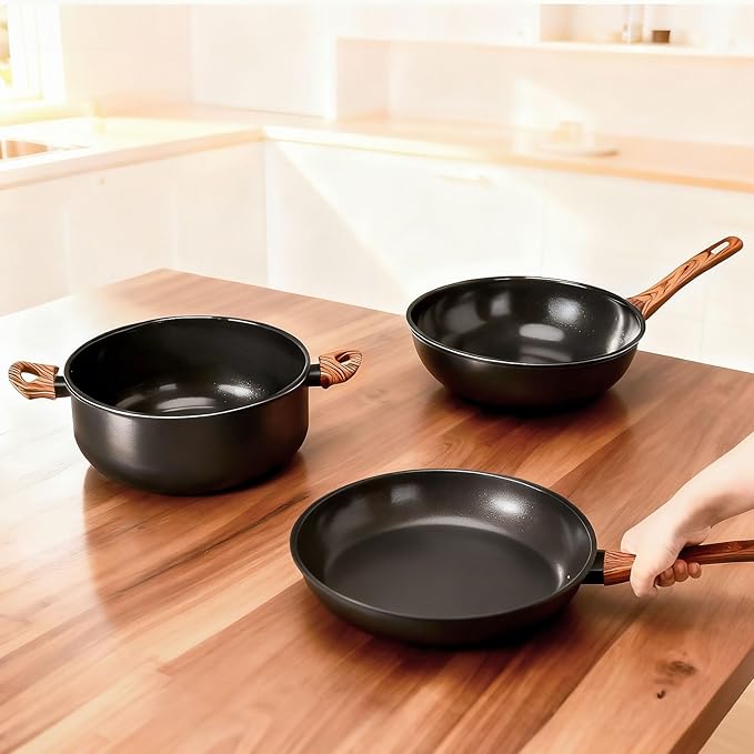 17-Piece Aluminum Cookware Set Black Non-Stick Pots and Pans Set with Assembled Handles - 5 Pots &amp 2 Lids Compatible with Induction Gas Electric Stoves Perfect for Home Kitchen Use
