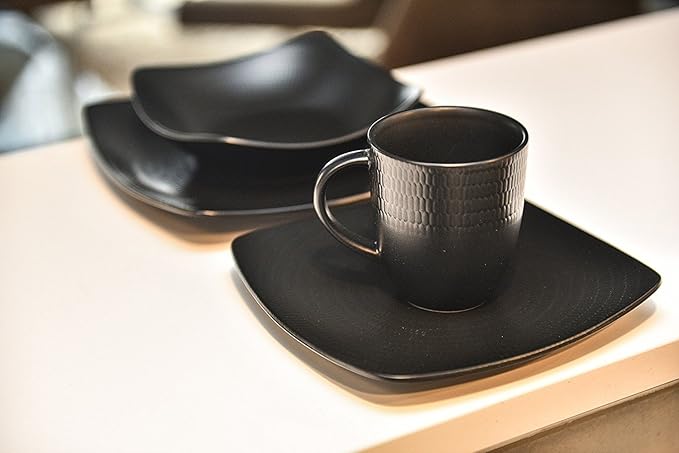 Red Vanilla Black Rice 16-Piece Dinnerware Set