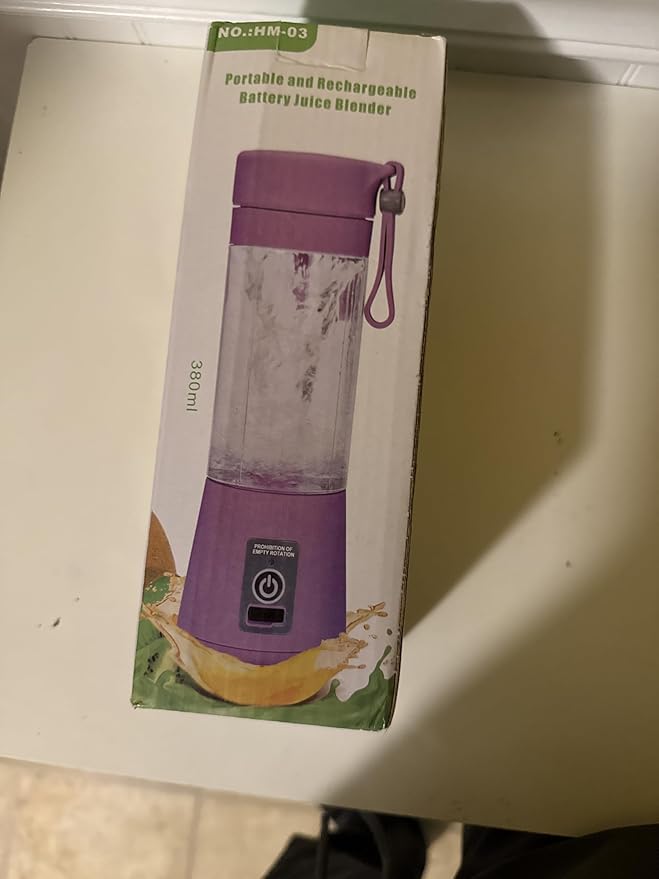 Portable and rechargeable battery juice Blender