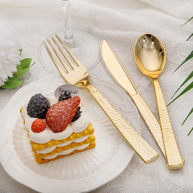 Nervure 400PCS Pre Rolled Gold Plastic Silverware Sets - Heavy Duty Hammered Gold Cutlery Include 100 Pack Wrapped Disposable Utensils with Napkins for Parties Dinners &amp Weddings