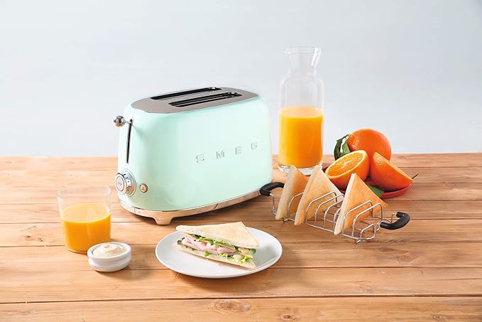 Smeg TSF01PGUK Retro 2 Slice Toaster 6 Browning Levels Extra-Wide Bread Slots Defrost and Reheat Functions Removable Crumb Tray 950 W Pastel Green