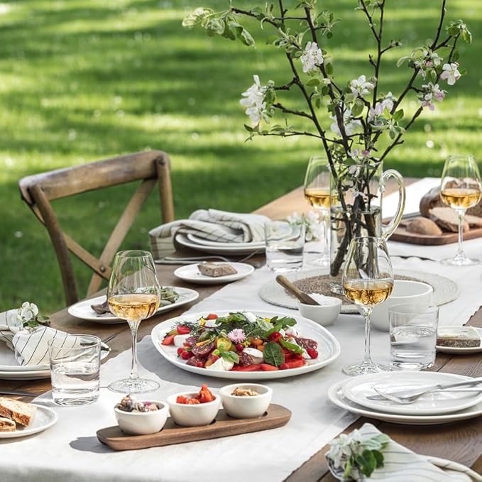 Villeroy &amp Boch Artesano Original 16-Piece Dinnerware Set Service for 4 Dinner and Salad Plates Pasta and Rice Bowls Premium Porcelain Made in Germany Microwave and Dishwasher Safe Creamy W