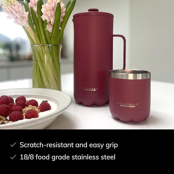 Scanpan TO GO French Press Coffee Maker 1.0L (Persian Red) + 4 Vacuum Cups 250 mL (Persian Red) - 18/8 Food Grade Stainless Steel - Scratch-Free Coating - Dishwasher Safe