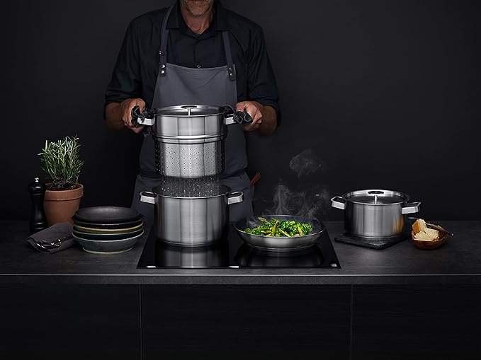 AEG A4SS Cookware Set/All Heating Types / 1 Grease Pan / 2 Pots + Lid / 1 Stainless Steel Sieve
