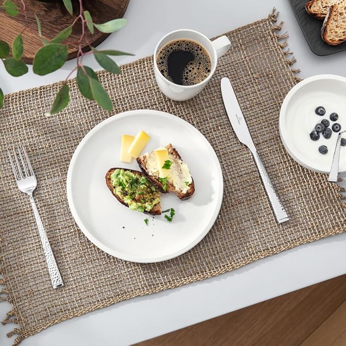 Villeroy &amp Boch Artesano Original 16-Piece Dinnerware Set Service for 4 Dinner and Salad Plates Pasta and Rice Bowls Premium Porcelain Made in Germany Microwave and Dishwasher Safe Creamy W