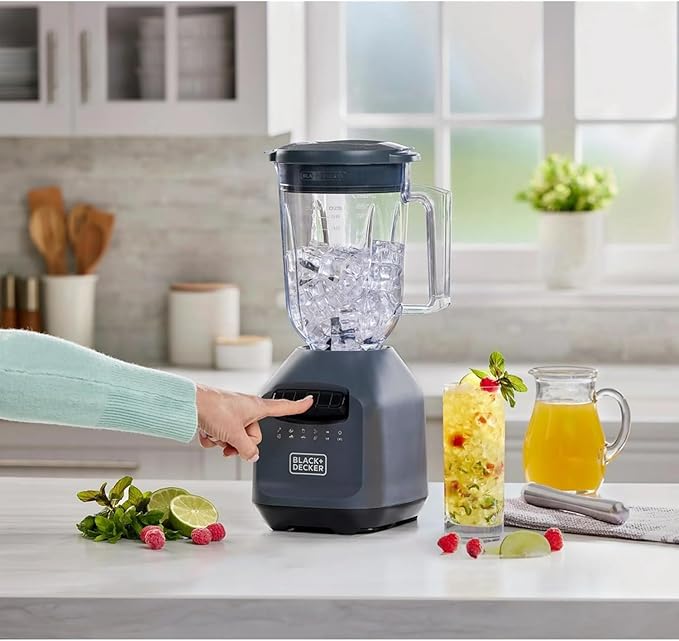 Ice Crush Blender with 56 Ounce (7 Cup) Perfect Pour Plastic Jar Powerful 6-tip Stainless Steel Blade 8-speeds plus Pulse 700 Peak Watts of power BL2209PB