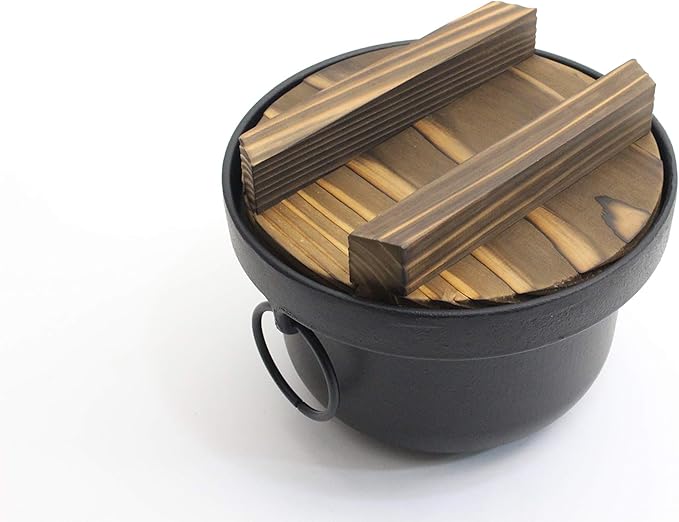 Castle Enterprise Iron Rice Pot 1.4 Quarts Black Uncoated With Wooden Lid