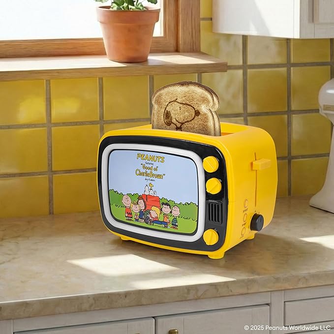 Uncanny Brands Peanuts Retro TV Toaster with Light Up Frame Two Slice Model with Snoopy Artwork Themed Kitchen Appliance