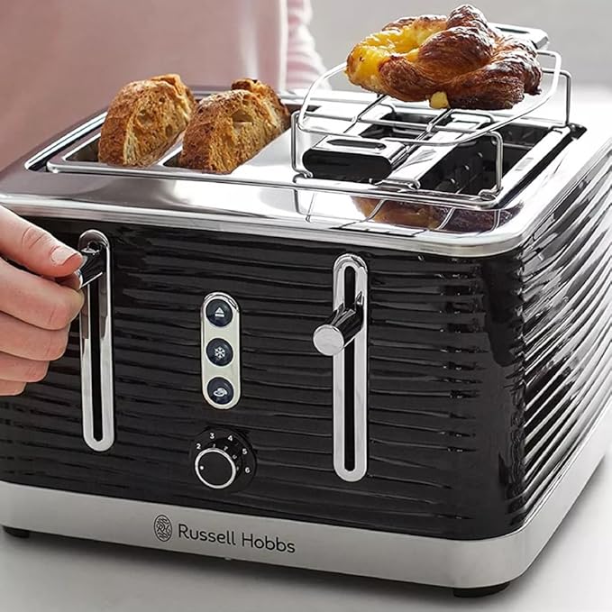 Retro Style 4-Slice Toaster with Variable Browning Control Bagel &amp Frozen Settings Black