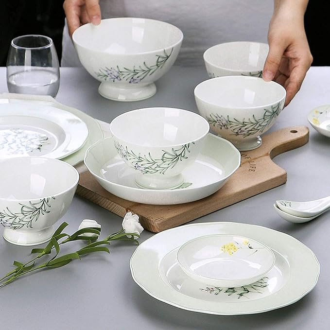 Ceramic 30 Pieces of Household Porcelain Dinnerware Set Creative Lotus Shaped Plates and Bowls Sets Elegant Pastoral Style Dishes SetService for 6 Ceramic Dinner