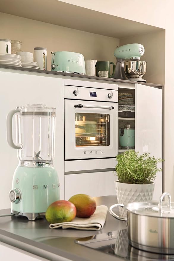Smeg TSF01PGUK Retro 2 Slice Toaster 6 Browning Levels Extra-Wide Bread Slots Defrost and Reheat Functions Removable Crumb Tray 950 W Pastel Green