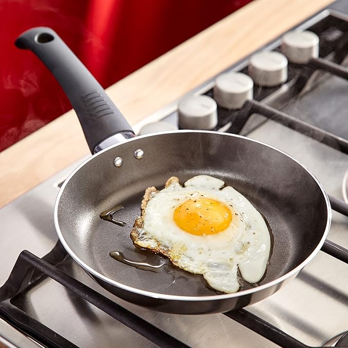 Judge Everyday 5 Piece Cookware Set Non-Stick Pot Set 5-Pieces 16cm 18cm 20cm Saucepans 20cm 24cm Frying Pans Aluminium Pots with Heat Resistant Handles Not Suitable for Induction Hobs