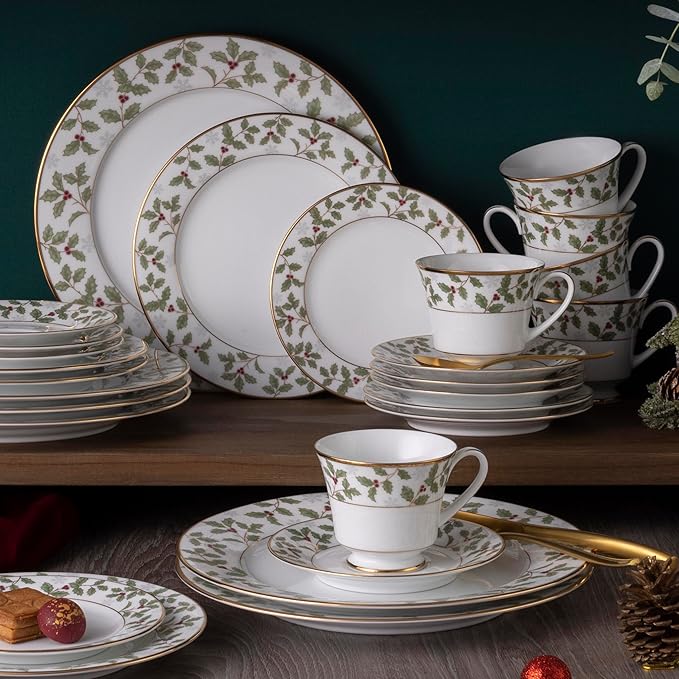 Noritake Holly and Berry - 40 piece set service for eight