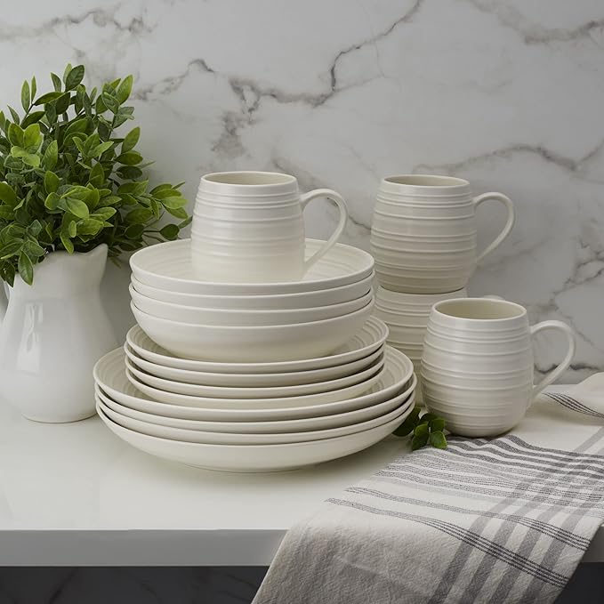 Mikasa Swirl Coupe 16 Piece Dinnerware Set Service For 4 White