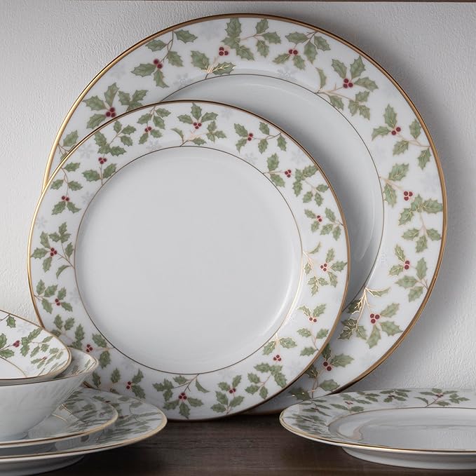 Noritake Holly and Berry Gold 12-Piece Dinnerware Set Service for 4