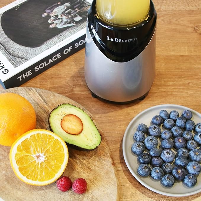 La Reveuse Smoothies Blender Personal Size 300 Watts with 18 oz BPA-Free Portable Travel Sports Bottle Silver