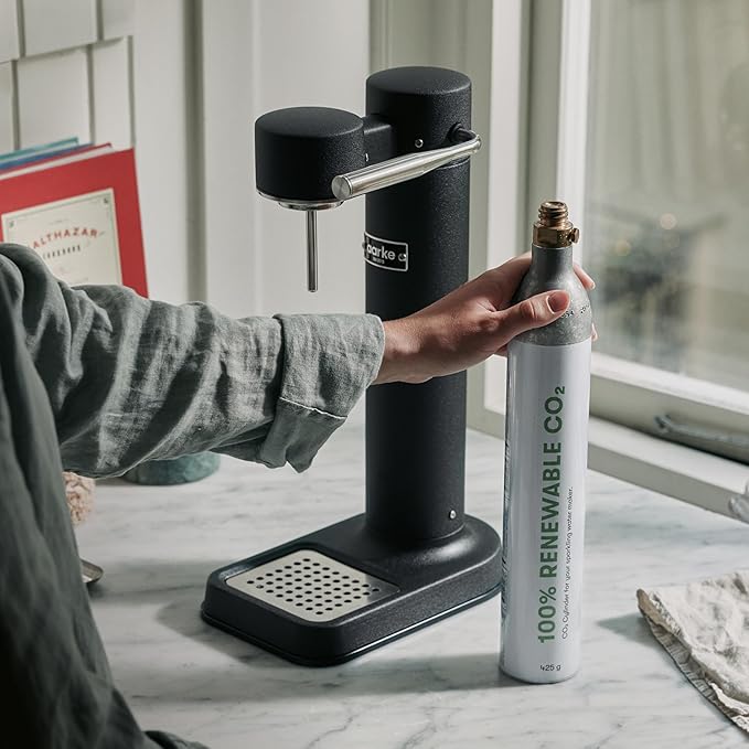 Aarke Carbonator lll with CO2 Cylinder Sparkling &amp Carbonation Water Machine Stainless Steel with PET BPA-Free Reusable Bottle Volume 1L/34 fl oz (Matte Black)