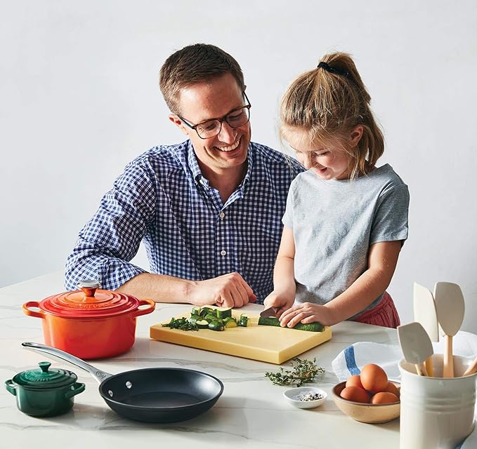 Le Creuset 5 Piece Enameled Cast-Iron SS Knob Condo Cookware Set (Flame)
